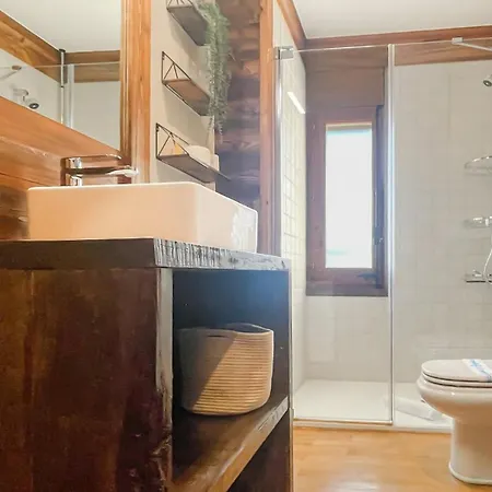 Apartament Cal Gatesques 2 *